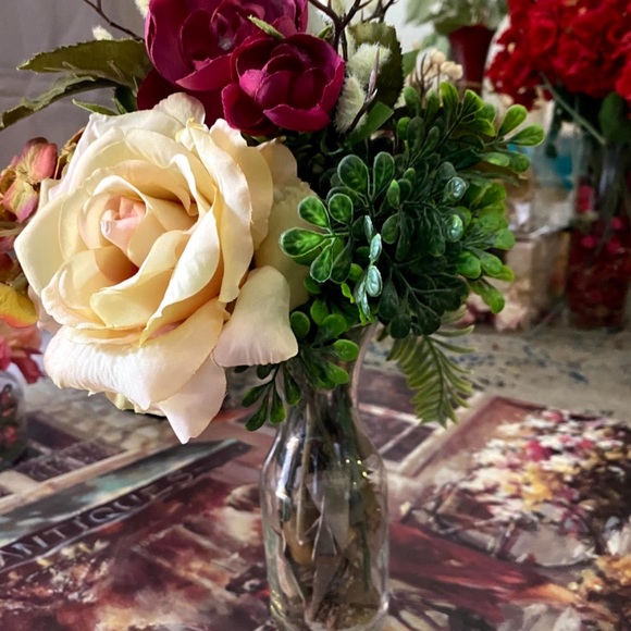 artificial flower arrangement - Picture 6 of 16